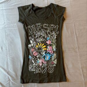 🖤 Diesel 1978 Floral Graphic Tee – Y2K Vintage Vibes